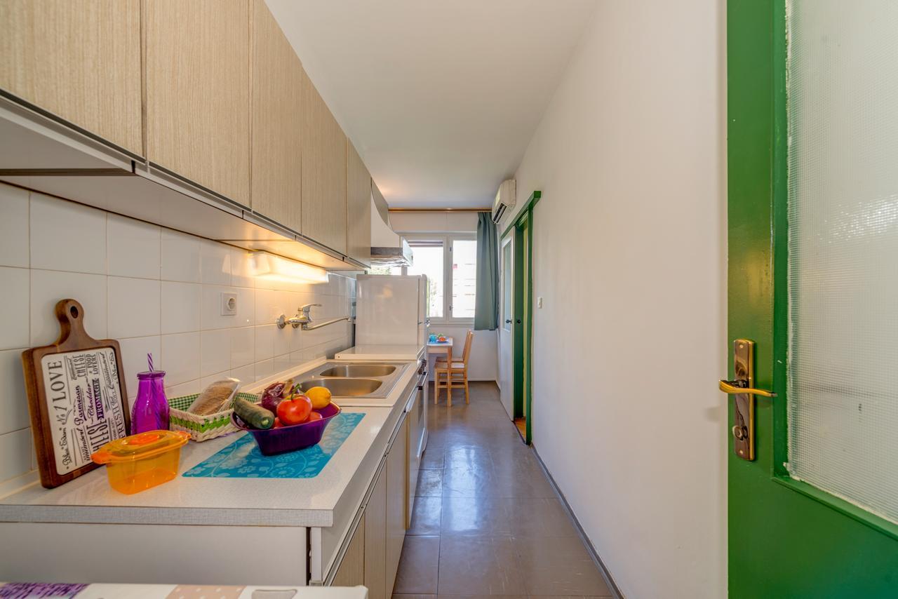 A Quiet With Balcony In About 15 Minutes Walk From The Old Center And Apartmán Split