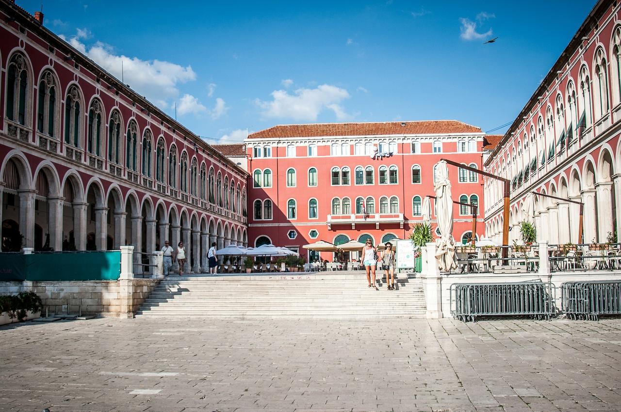 A Quiet With Balcony In About 15 Minutes Walk From The Old Center And Apartmán Split